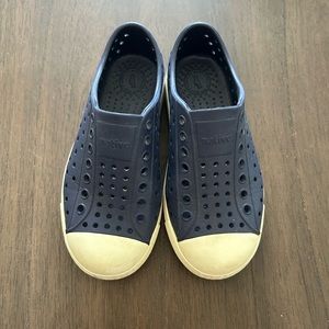 Jefferson Native kids size 11